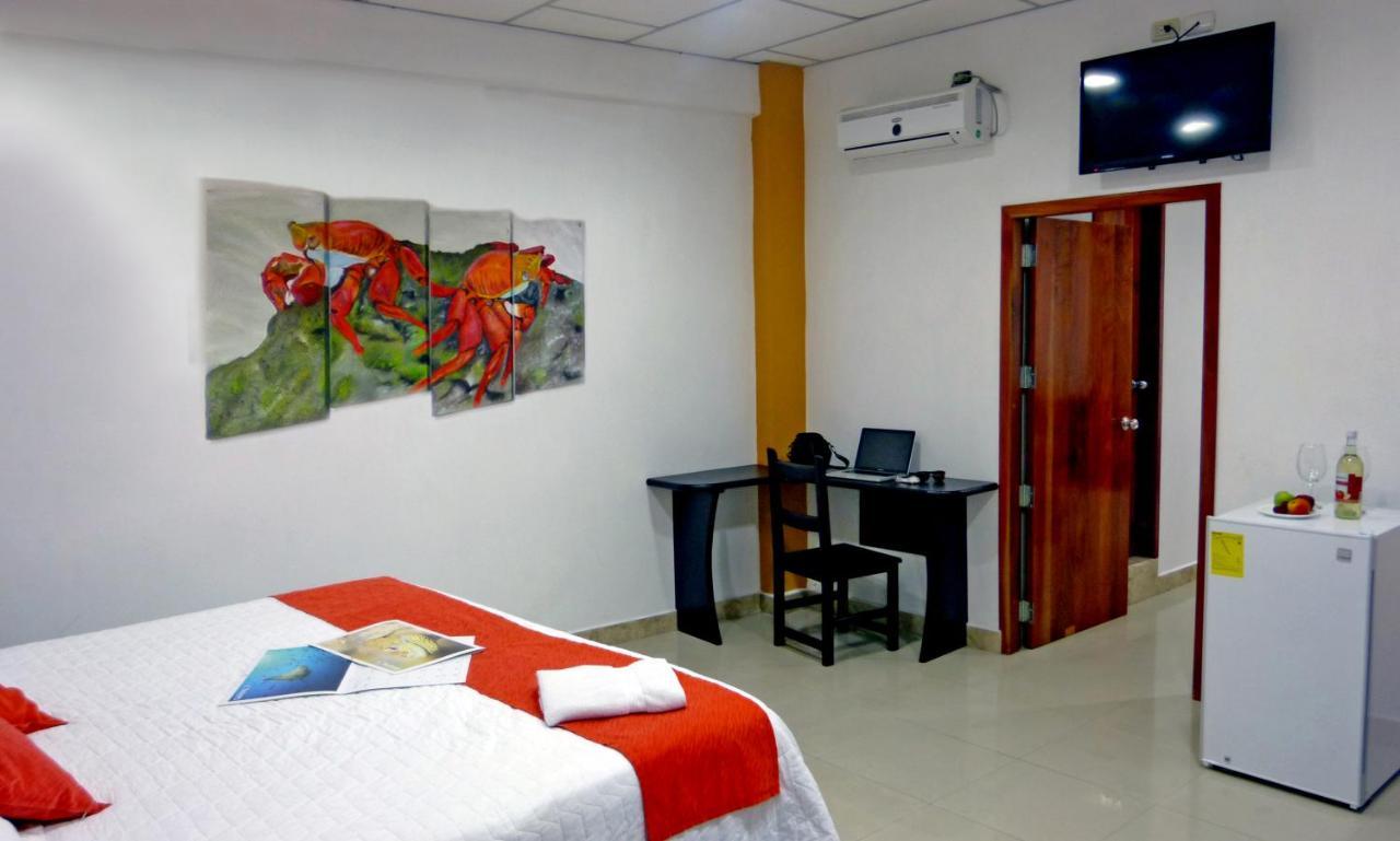 Hotel Brisas del Pacifico Puerto Ayora  Exterior foto