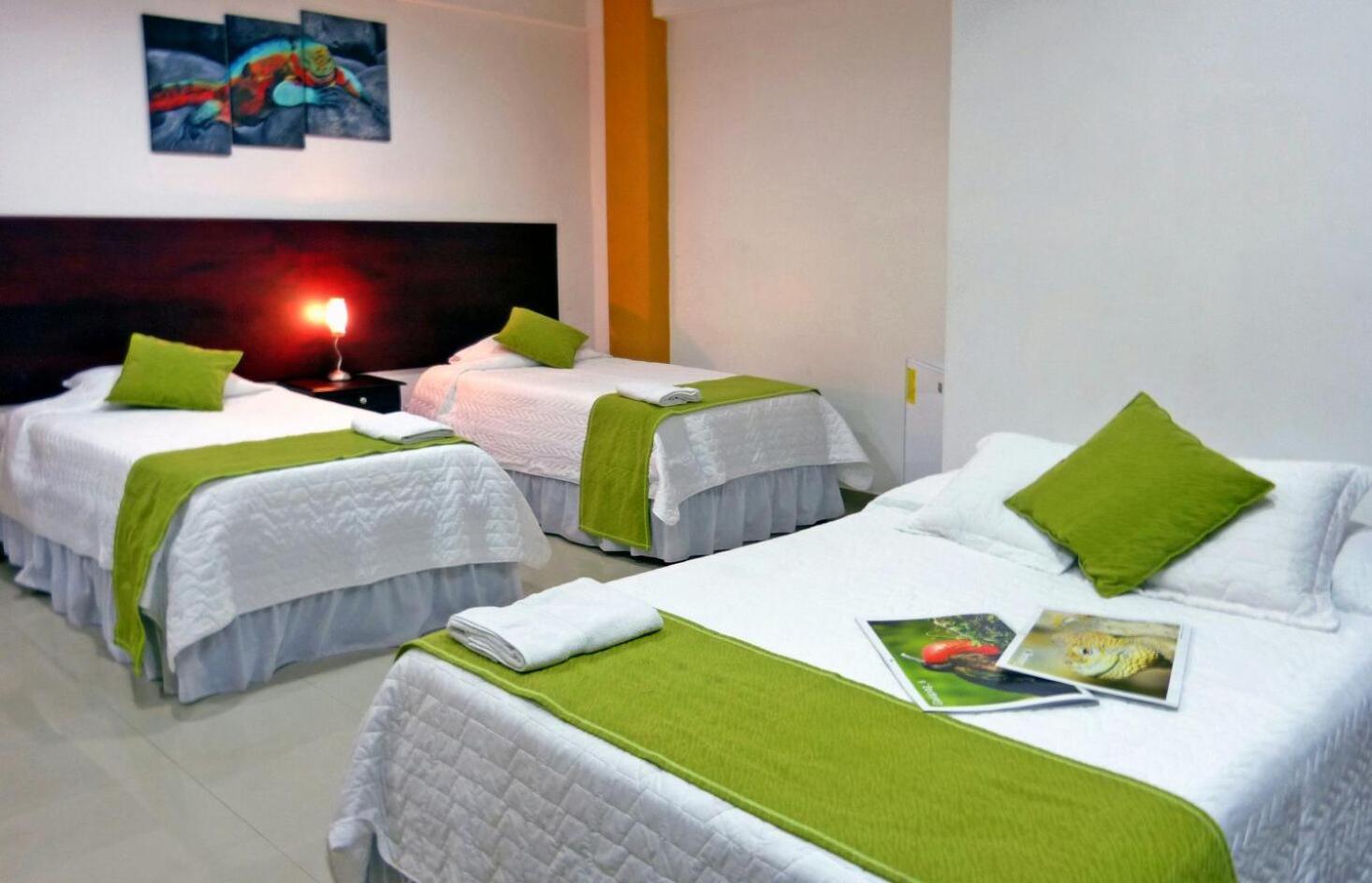 Hotel Brisas del Pacifico Puerto Ayora  Exterior foto