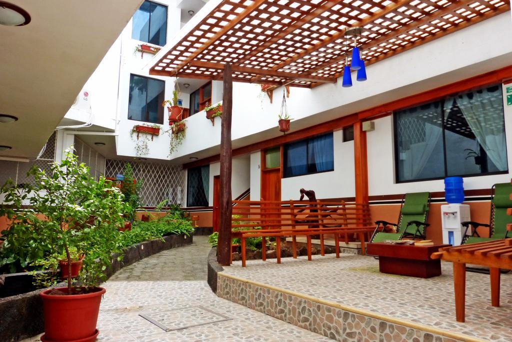 Hotel Brisas del Pacifico Puerto Ayora  Exterior foto